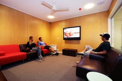 The Island Accommodation - Accommodation Mount Tamborine 5