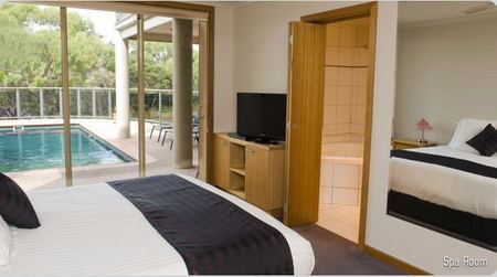 Eugenies Luxury Accommodation - Accommodation Mount Tamborine 4