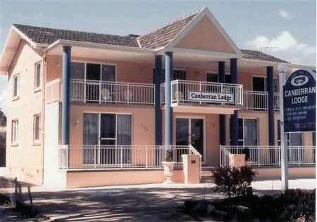 Canberran Lodge - Accommodation Mount Tamborine 0