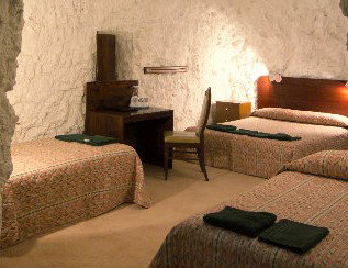 White Cliffs Motel - Accommodation Mount Tamborine 1