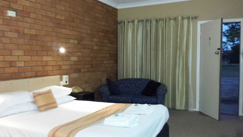 AA Hilldrop Motor Inn - Accommodation Mount Tamborine 0