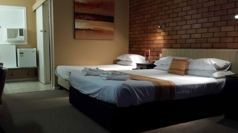 AA Hilldrop Motor Inn - Accommodation Mount Tamborine 5