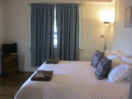 Blooms Cottage - Accommodation Mount Tamborine 1