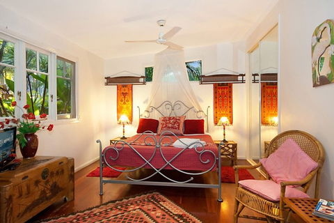 The Bamboo Cottage - Accommodation Mount Tamborine 2