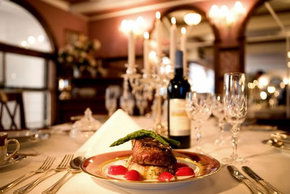 Titanic Theatre Restaurant - Accommodation Mount Tamborine 3