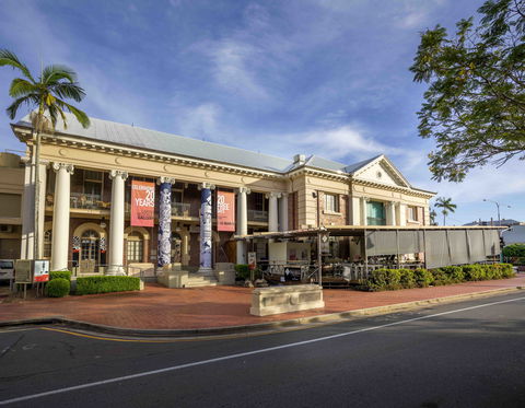 Cairns Regional Gallery - Accommodation Mount Tamborine 8