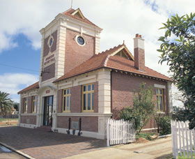 Merredin Town Hall - Accommodation Mount Tamborine 0
