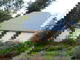 Dingley Dell Cottage - Accommodation Mount Tamborine 0