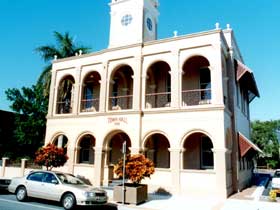 Mackay Town Hall - Accommodation Mount Tamborine 0