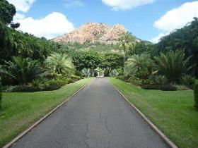 Queens Gardens - Accommodation Mount Tamborine 0