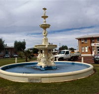 Cunnamulla War Memorial Fountain - Accommodation Mount Tamborine