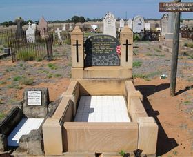 Blackall Cemetery - Accommodation Mount Tamborine 1