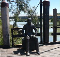 Captain John Egge Statue - Accommodation Mount Tamborine