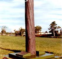 The Flood Memorial or The Stump - Accommodation Mount Tamborine
