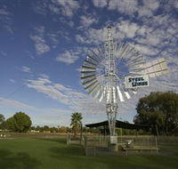 Steel Wings - Accommodation Mount Tamborine