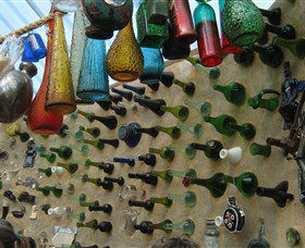 Aladdins Cave Bottlehouse - Accommodation Mount Tamborine 1