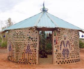 Aladdins Cave Bottlehouse - Accommodation Mount Tamborine 0
