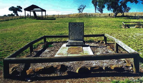 Yuranighs Aboriginal Grave Historic Site - Accommodation Mount Tamborine 0