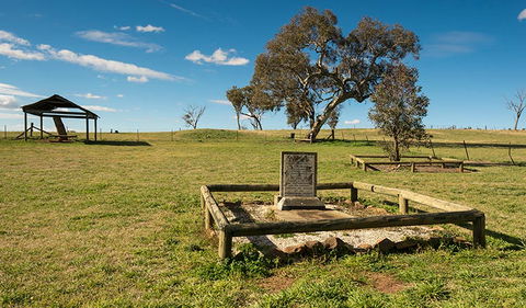 Yuranighs Aboriginal Grave Historic Site - Accommodation Mount Tamborine 1