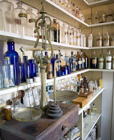 Dow's Pharmacy - Accommodation Mount Tamborine 0