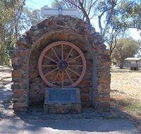 Jindera Pioneer Cairn - Accommodation Mount Tamborine