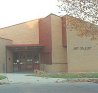 Cowra Regional Art Gallery - Accommodation Mount Tamborine