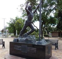 Miners Memorial Statue - Accommodation Mount Tamborine