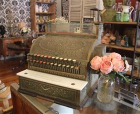 Peachtree Antiques - Accommodation Mount Tamborine 8