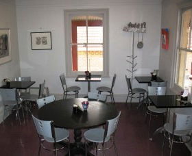 Ben Roberts Cafe And Gallery - Accommodation Mount Tamborine 1