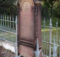 Pioneer Graves - Accommodation Mount Tamborine