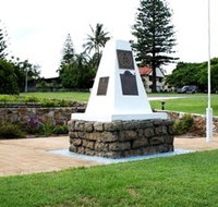 Dunwich War Memorial - Accommodation Mount Tamborine