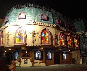 Draculas Cabaret Restaurant - Accommodation Mount Tamborine 0