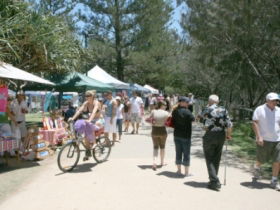 Coolangatta Art And Craft Markets - Accommodation Mount Tamborine 2