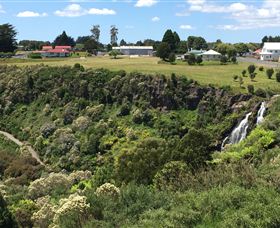 Waratah Falls - Accommodation Mount Tamborine 2