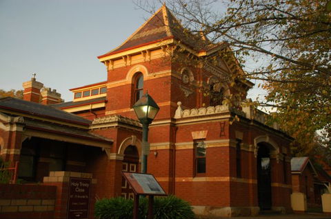Visit Benalla Tours - Accommodation Mount Tamborine 4