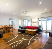 The Retreat Port Stephens - Accommodation Mount Tamborine