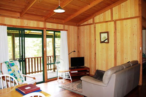 Hawke Brook Chalets - Accommodation Mount Tamborine 7