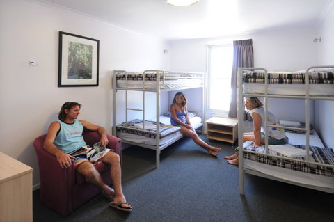 Yamba YHA - Accommodation Mount Tamborine 0