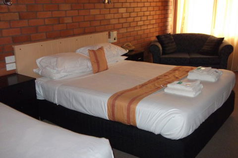 Hilldrop Motor Inn - Accommodation Mount Tamborine 3
