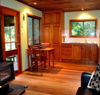 Waterfall Hideout-Rainforest Cabin for Couples - Accommodation Mount Tamborine