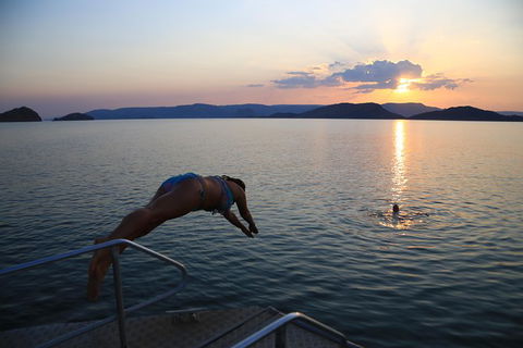 Lake Argyle Sunset Magic Cruise Departing Kununurra - Accommodation Mount Tamborine 4