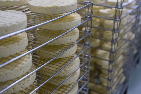 A Sommelier Guided Tour: Thursday Afternoon Wine Gin Cheese & Cocktails - Accommodation Mount Tamborine 14