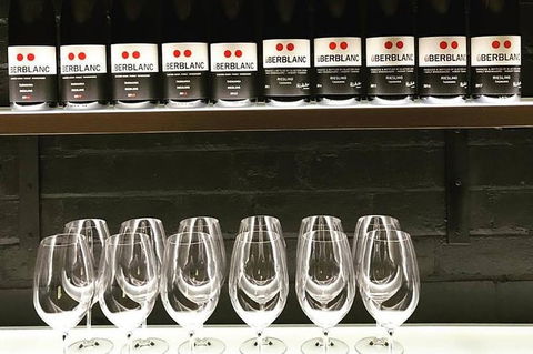 Hobart Small Group Wine Tour Saturday Afternoon: Wines, Gins & Cheeses - Accommodation Mount Tamborine 1