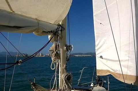 Townsville Lunchtime Sailing Cruise Boat Tour - Accommodation Mount Tamborine 1