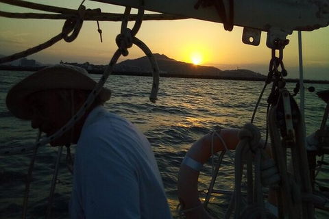 Townsville Lunchtime Sailing Cruise Boat Tour - Accommodation Mount Tamborine 7