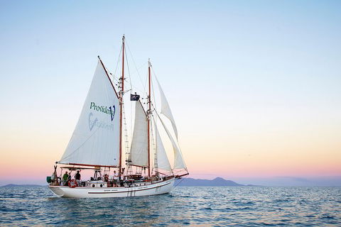 Whitsundays Sunset Sailing Cruise - Accommodation Mount Tamborine 1