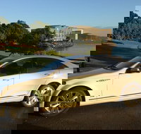 Limo from Proserpine airport to Airlie Beach - Accommodation Mount Tamborine