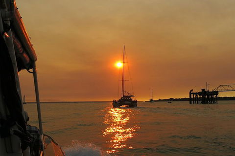 Darwin Sunset Cruise, Including Fish \'n\' Chips - Accommodation Mount Tamborine 5