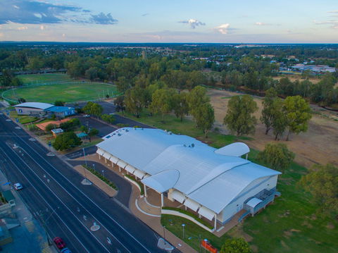Crossing Theatre - Accommodation Mount Tamborine 0