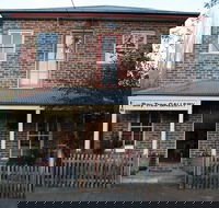 Bay Tree Gallery - Accommodation Mount Tamborine